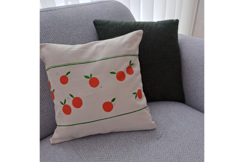 کوسن فانتزی نقاشی شده با قلم مو